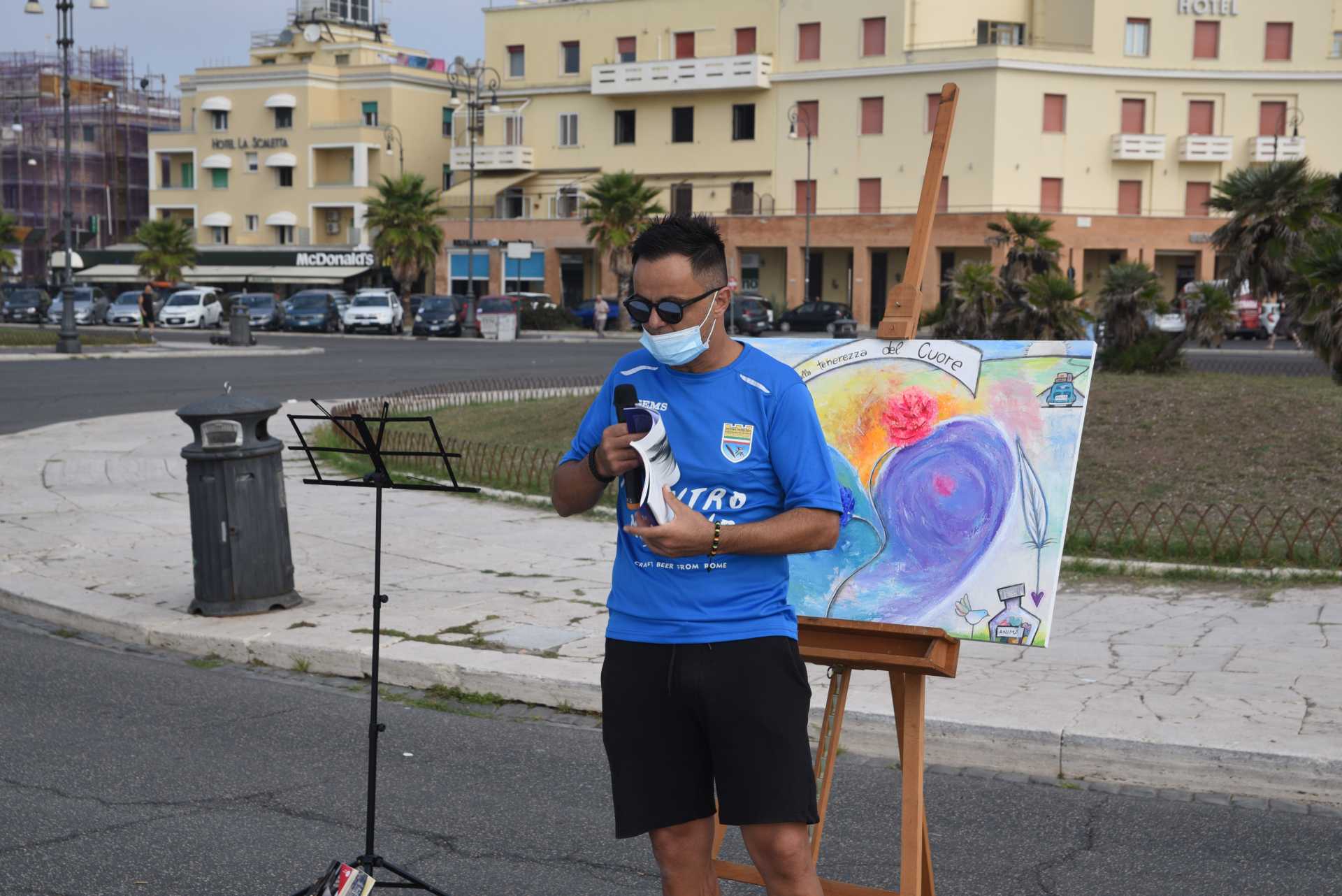 Lettere in viaggio:quando la poesia sbarca (e sbanca) al pontile di Ostia